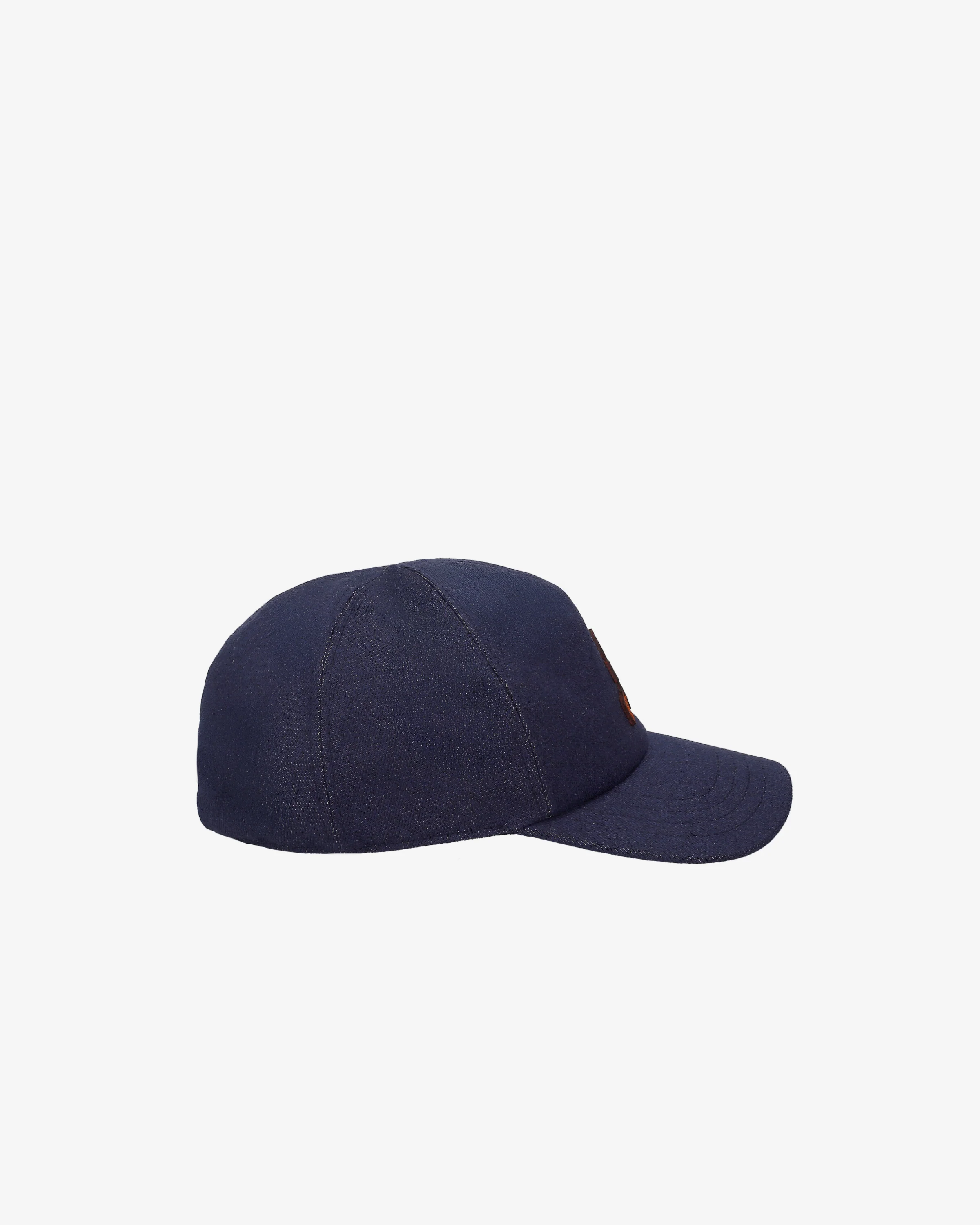 Baseball cap with leather logo - Image 4