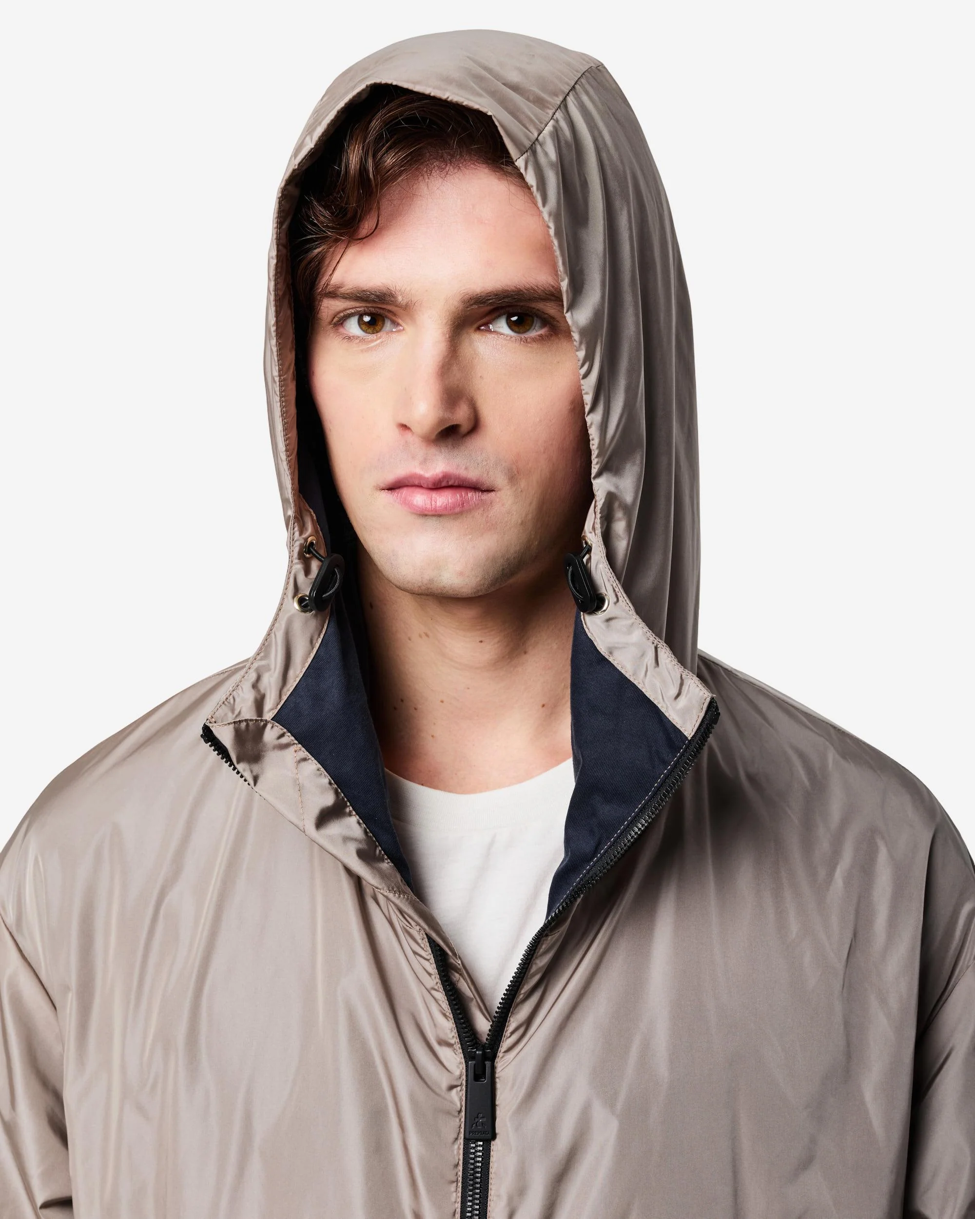 Lightweight nylon hooded jacket - Image 5